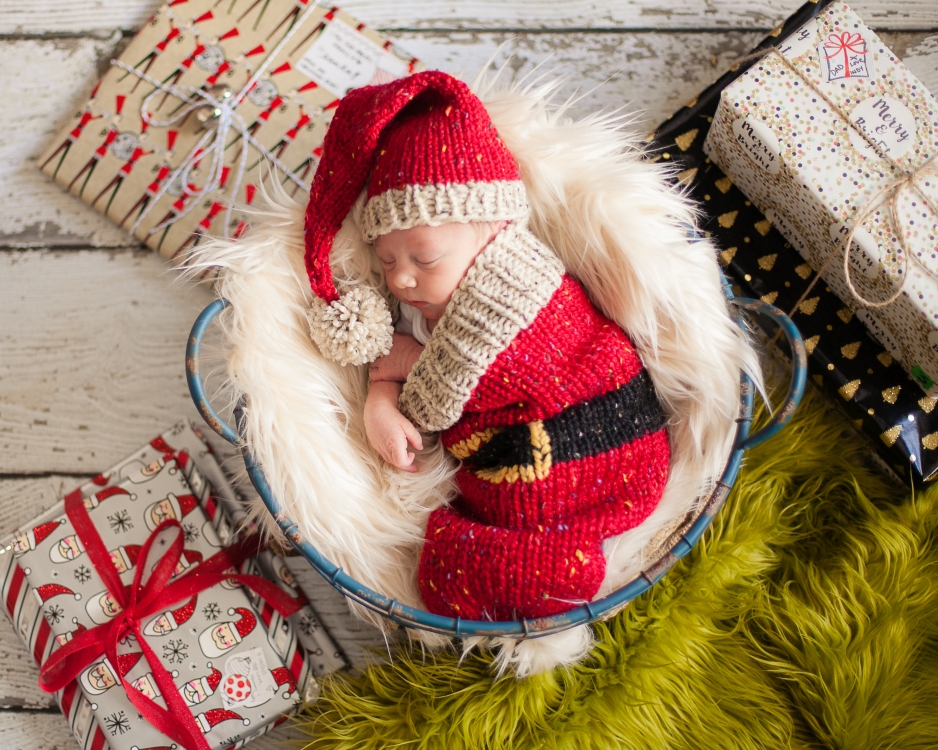 Loom Knit Christmas Cocoon und Santa Hat Pattern For