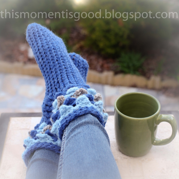 Loom Knit Scallop/Crocodile Slipper Sock Pattern