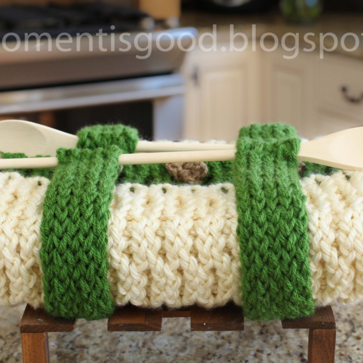 LOOM KNIT CASSEROLE CARRIER PATTERN