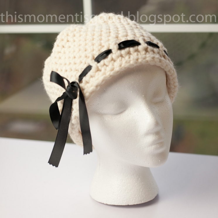 LOOM KNIT LADIES HAT PATTERN WITH RIBBON EMBELLISHMENT