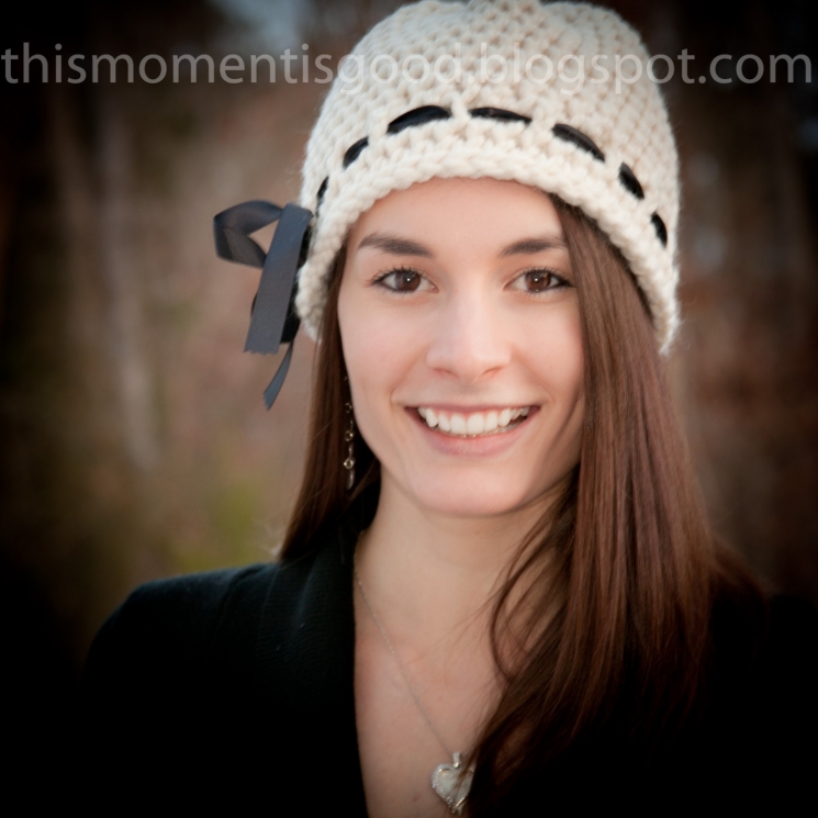 LOOM KNIT LADIES HAT PATTERN WITH RIBBON EMBELLISHMENT