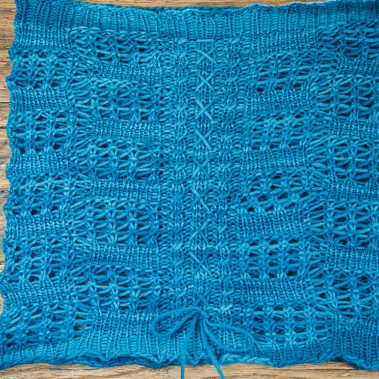 LOOM KNIT LACE SNOOD, COWL PATTERN | This Moment is Good