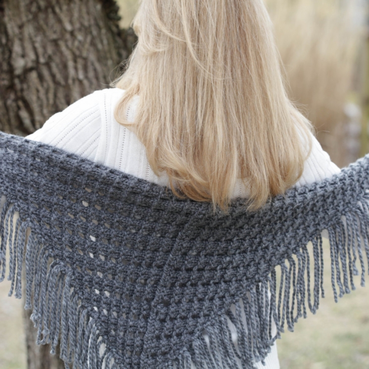 LOOM KNIT EYELET TRIANGLE SHAWL PATTERN. LACE SCARF PATTERN