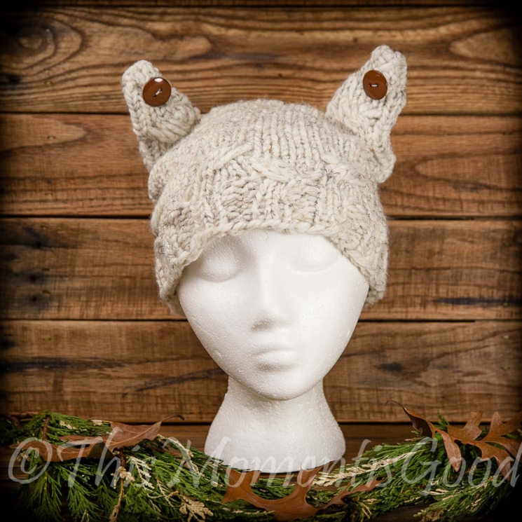 LOOM KNIT CAT HAT PATTERN. THE CABLED KITTY HAT WITH BUTTON EARS PATTERN