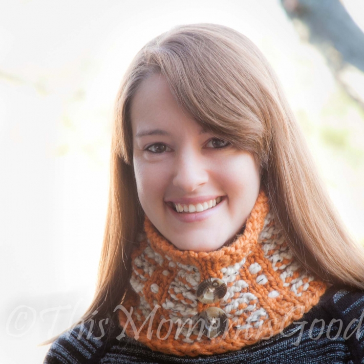 LOOM KNIT PUMPKIN SPICE COWL PATTERN