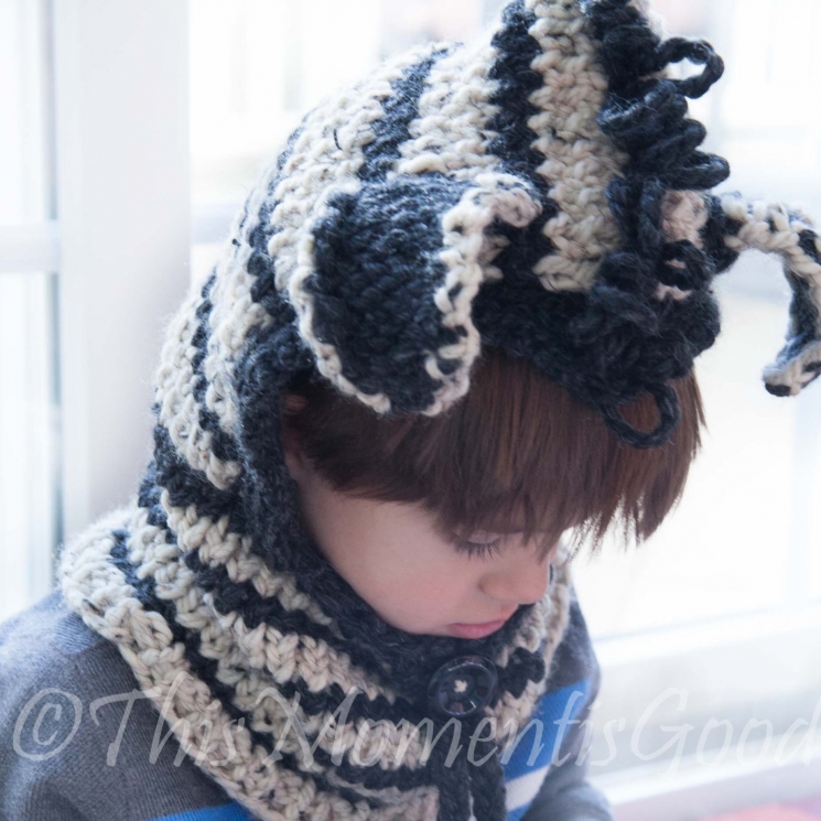 LOOM KNIT ZEBRA HOOD WITH COWL PATTERN