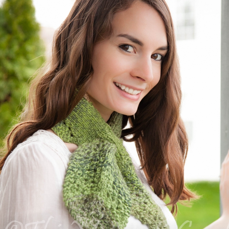 Loom Knit Leaves & Lace Ascot, Keyhole Scarf Pattern
