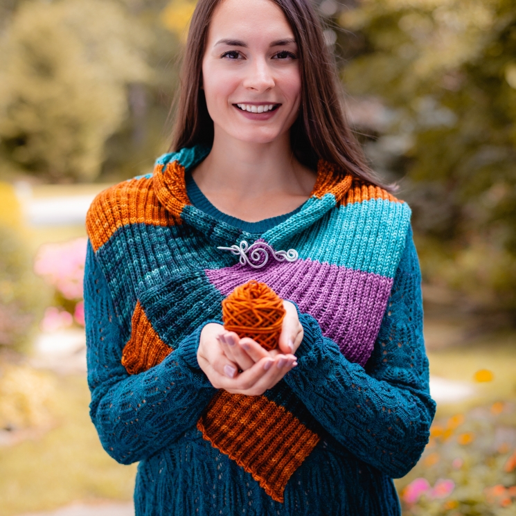 Loom knitting pattern for The Jewel Topper, small cape, cowl.