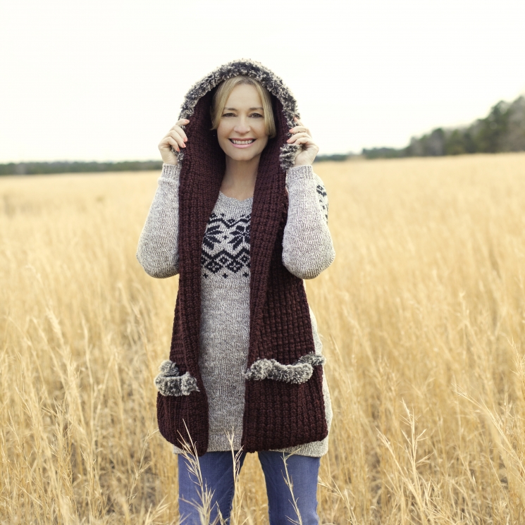 Loom Knit Scoodie Pocket Scarf PDF PATTERN. Warm Wrap With Hood and Faux Fur Tri