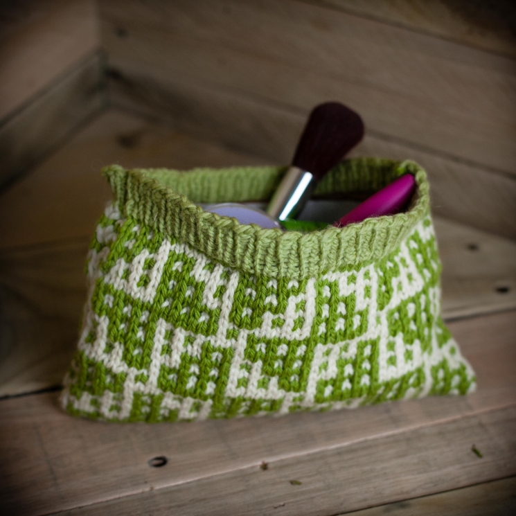 Loom knit wallet, change purse, make up bag, travel case, credit card holder