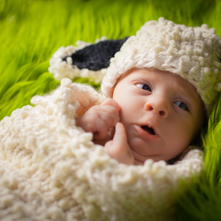 Loom Knit Lamb Cocoon and Hat Pattern Set