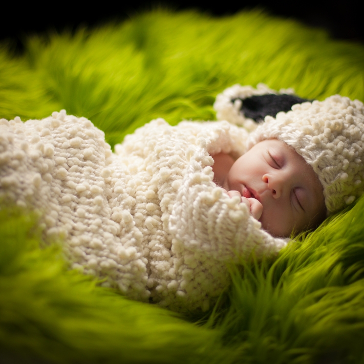 Loom Knit Lamb Cocoon and Hat Pattern Set