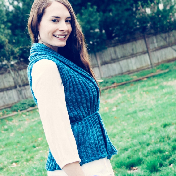 Loom Knit Vest Pattern, The Everyday Ladies Vest Pattern, 5 sizes, Instant PDF D