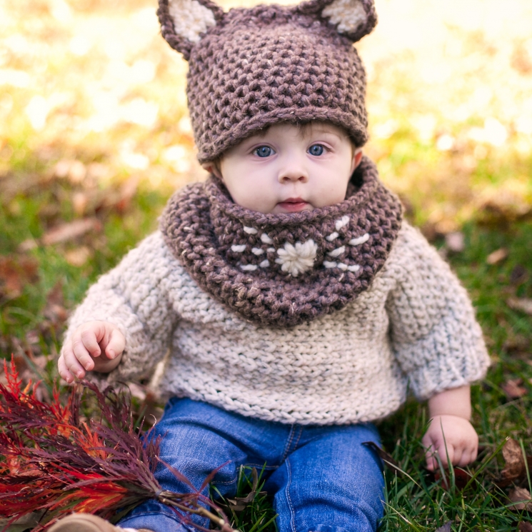 Loom Knit Mouse Hat And Cowl Set PDF PATTERN. Sized For Baby to Adult.