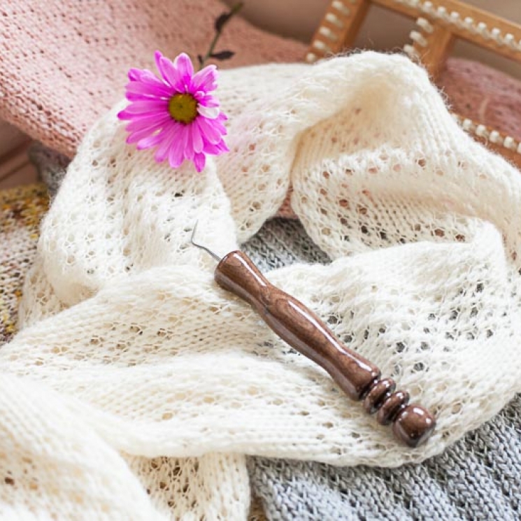 Loom Knit Lace Shawl, Snood, Cowl, Scarf, Table Runner Pattern Collection. 4 des