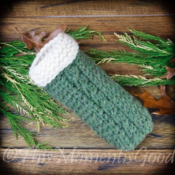 LOOM KNIT SLIPPER WITH CABLE PATTERN. CLOG STYLE UNISEX SLIPPER PATTERN