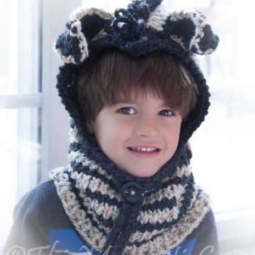 LOOM KNIT ZEBRA HOOD WITH COWL PATTERN
