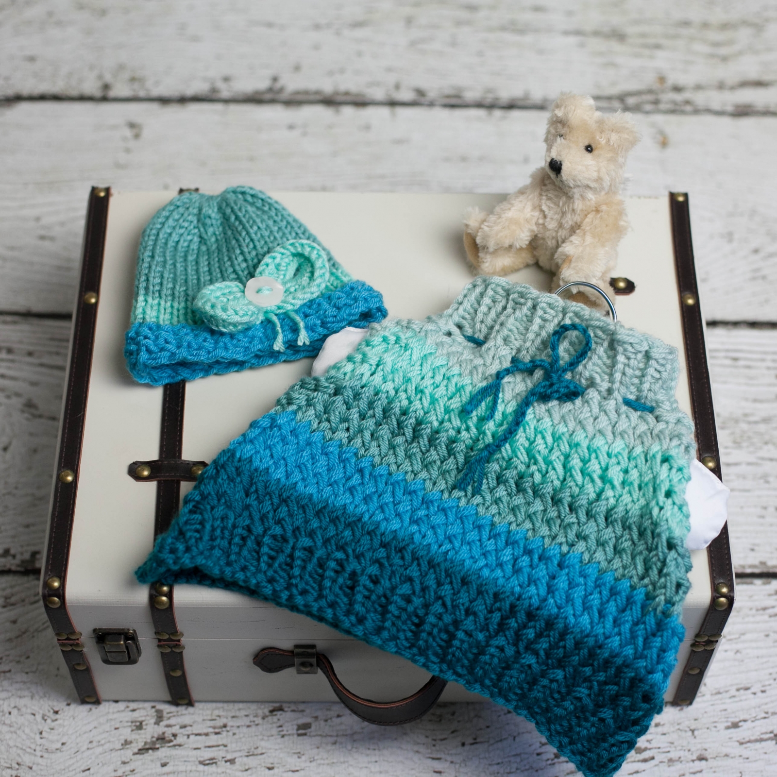 Loom Knit Mouse Hat And Cowl Set PDF PATTERN. Sized For Baby to Adult.