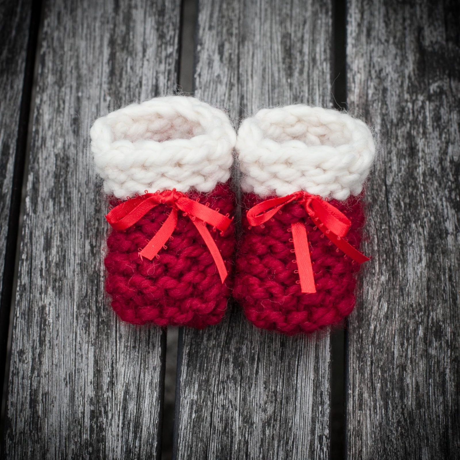 Loom knit baby bootie pattern, knit baby shoes, beginner friendly ...