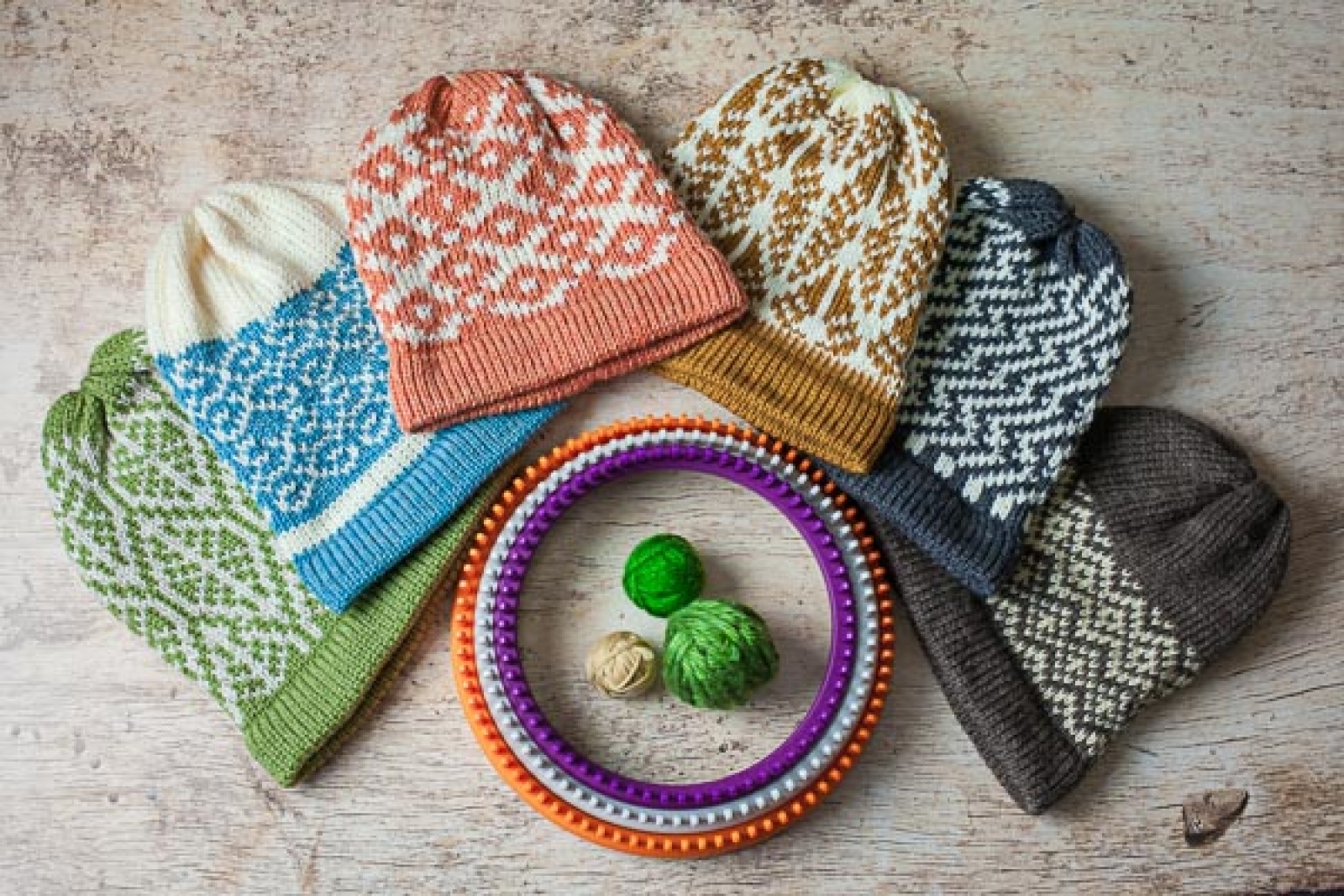 Different loom knitting stitches for hats