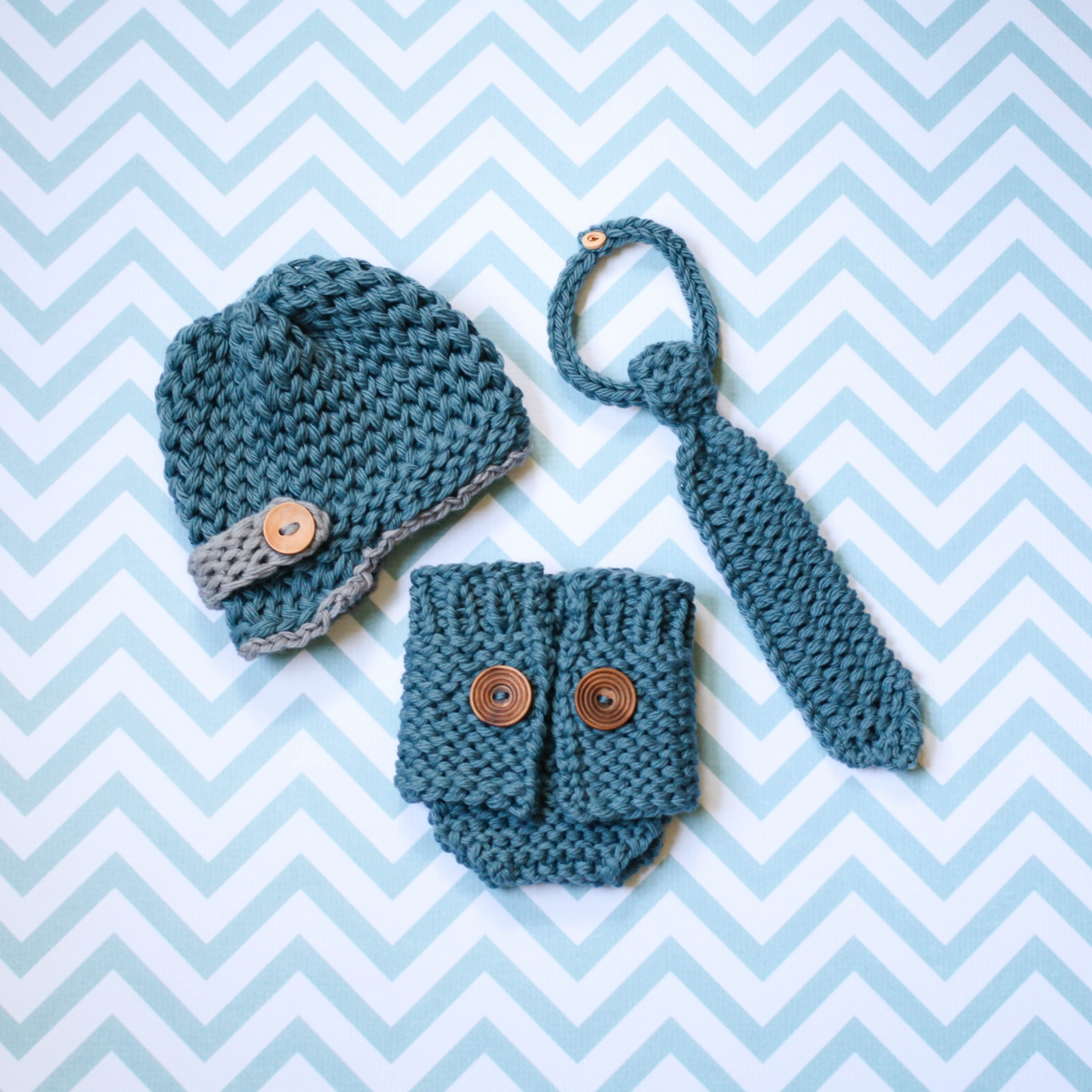 Loom knit newsboy, tie, diaper cover pattern set. Ce
