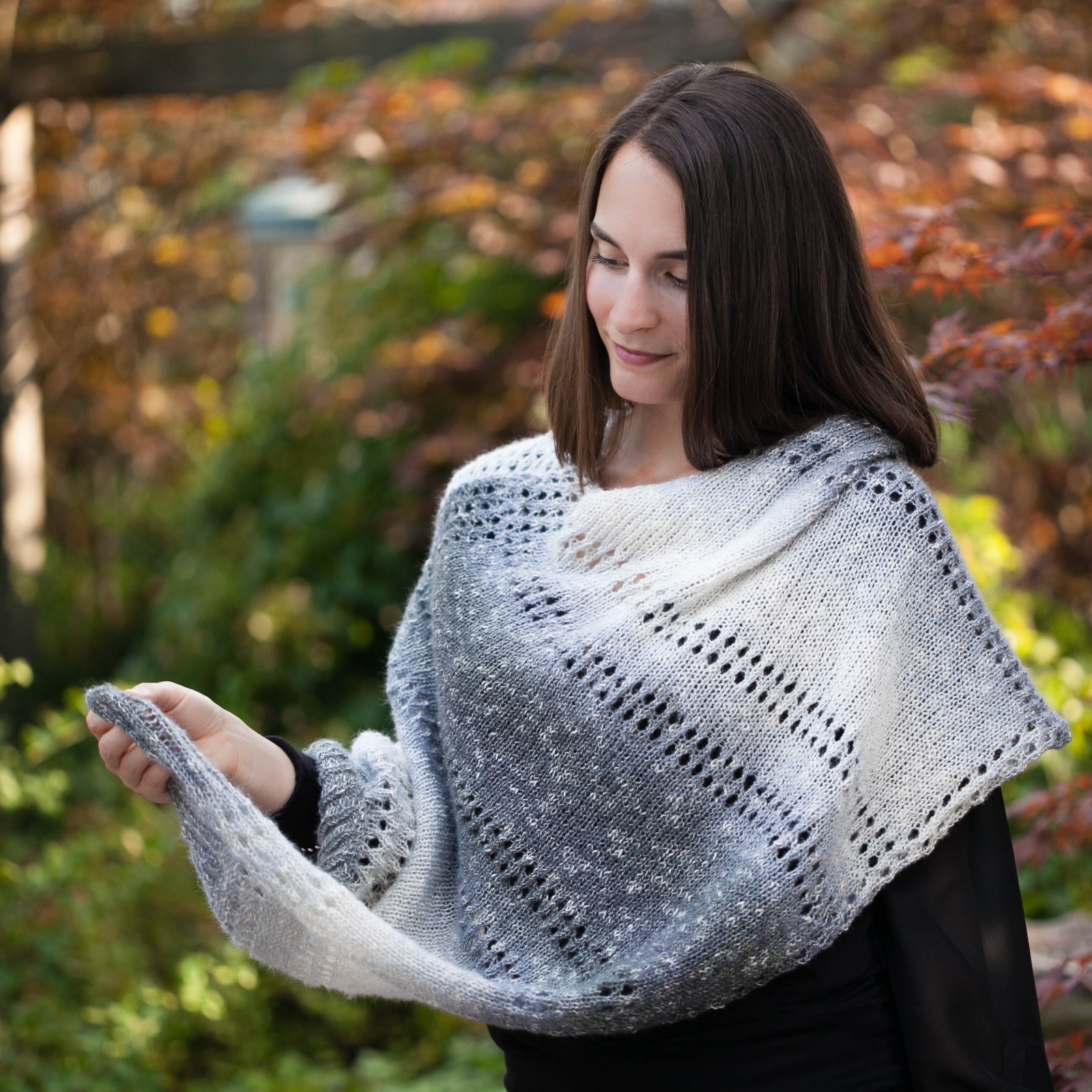 Loom knit poncho/cape pattern by This is Good | Moment is Good