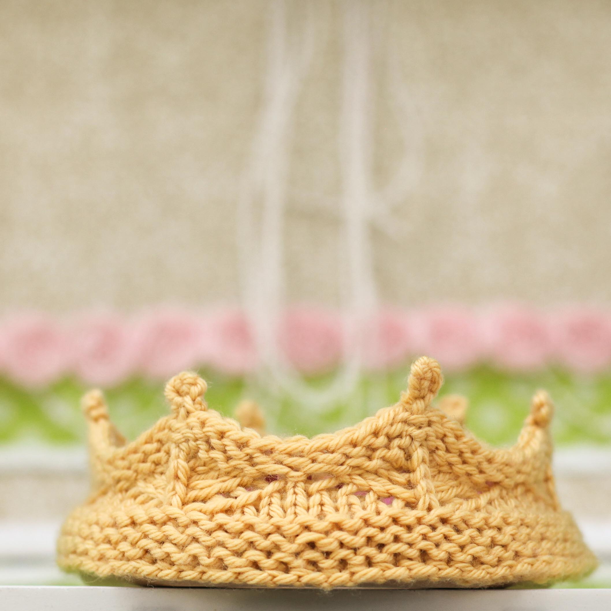 Loom Knit Crown Headband Pattern For Newborns/Babies. This Moment is Good